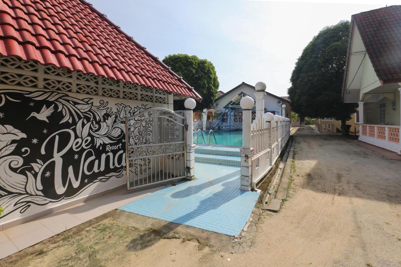 Oyo 8966 Dee Wana Resort 1 Pasir Puteh Exteriör bild