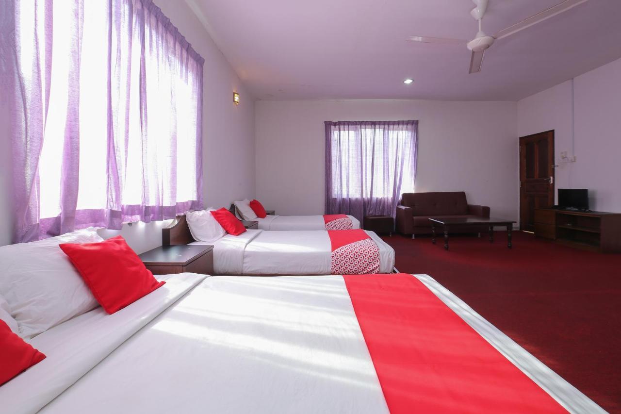 Oyo 8966 Dee Wana Resort 1 Pasir Puteh Exteriör bild
