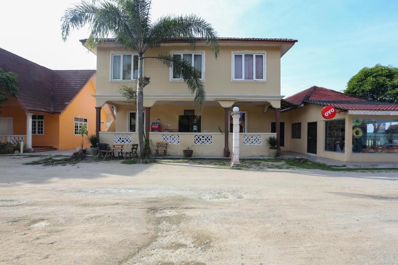 Oyo 8966 Dee Wana Resort 1 Pasir Puteh Exteriör bild